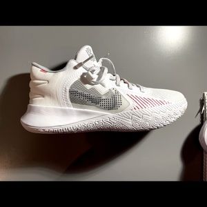 Nike Kyrie Flytrap 5 Basketball Shoes